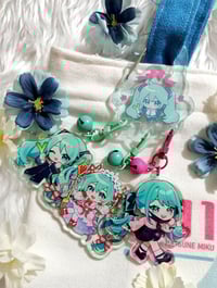 Image 2 of [PRE-ORDER] Miku & Teto Carabiners