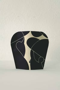 Image 2 of Jérôme Masi's paper vase