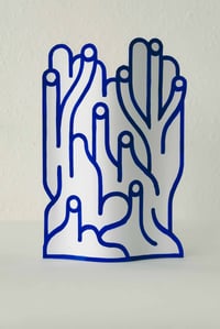 Image 2 of Mathieu Clauss' paper vase