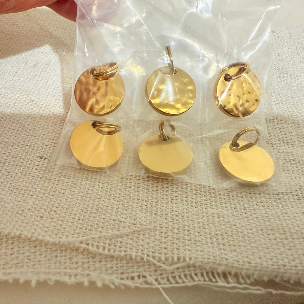 Image of Round & Hammered Gold Pendant Charms for Laser Engraving - 10 in pack