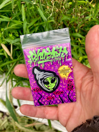 Image 2 of 👽 ALIEN PIN BADGE 👽