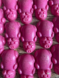 Image 1 of Petals & Strawberry Wax Melt Piggies (Pack of 2)