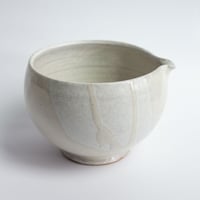 Image 5 of Matcha Bowl with Spout - White Haze