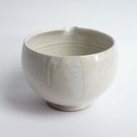 Image 4 of Matcha Bowl with Spout - White Haze