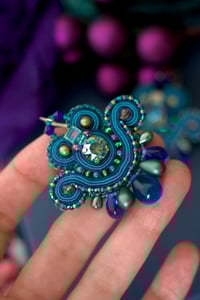 Image 4 of Mini Earrings - Peacock - Version 2 - Or 