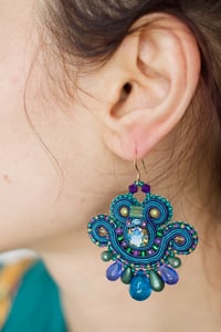 Image 3 of Mini Earrings - Peacock - Version 2 - Or 