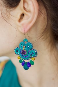 Image 5 of Mini Earrings - Peacock - Version 3 - Or