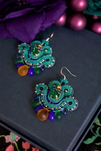 Image 4 of Mini Earrings - Peacock - Version 4 - Or 
