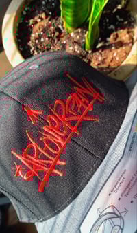 ARTOVERPAIN BLACKW/GRAY BRIM SNAPBACK