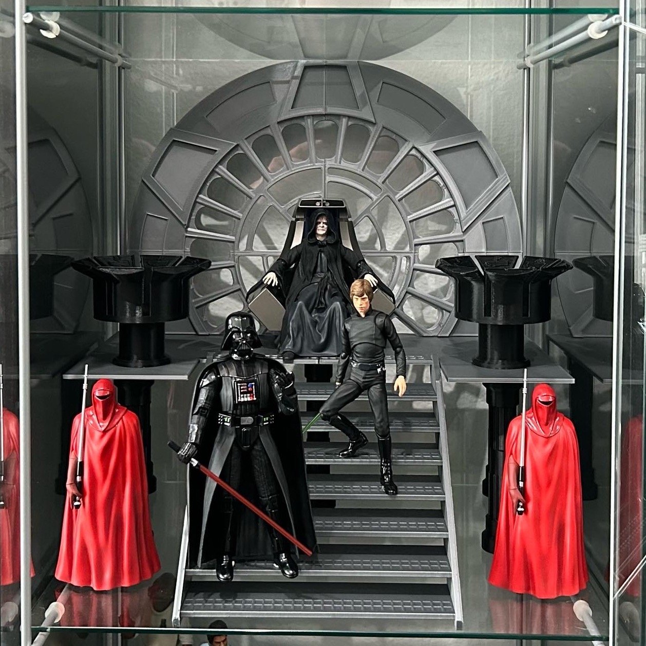 Star Wars Emperors Throne sold Room