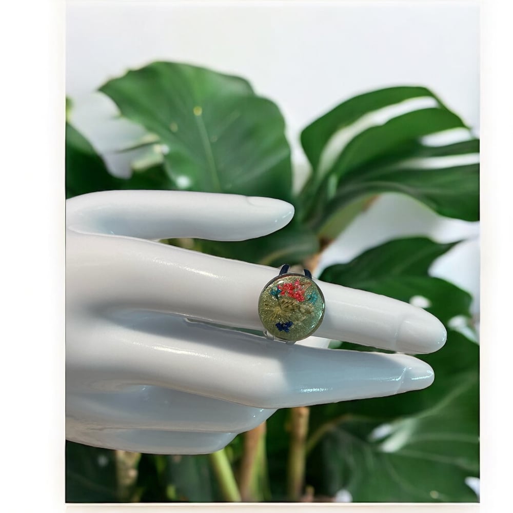 Image of Glitter Flower Resin Ring