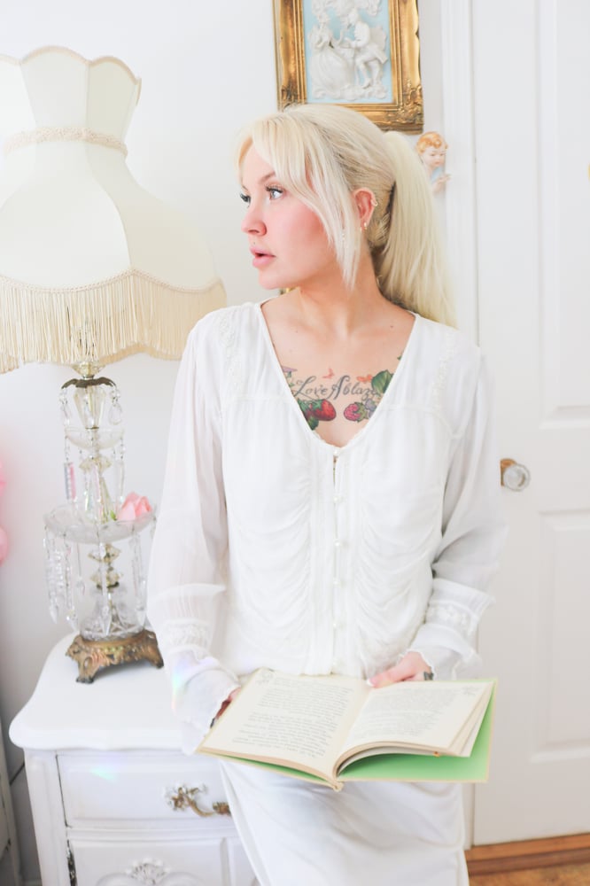Image of Vintage 1980s Soft Moments Angelic Blouse/Bed Jacket (Large)