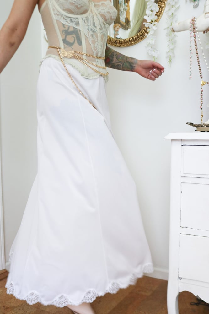 Image of Vintage 1970s Wonder Maid Fair White-Pink Half Ankle Length Slip with Lace Details (Medium)