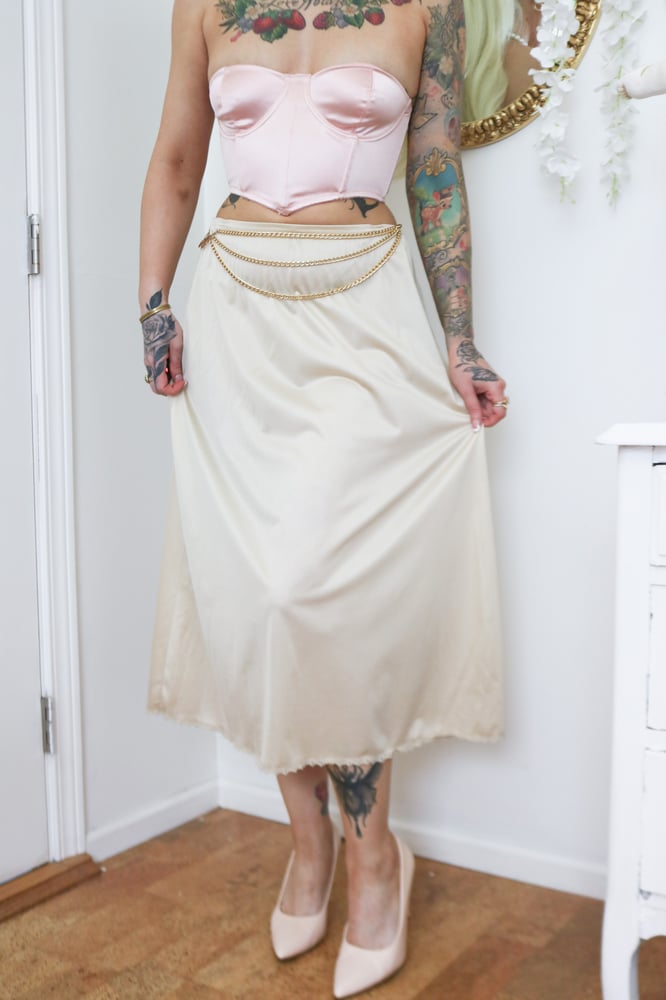 Image of Vintage 1960s Vanity Fair Antique White Half Slip (Small)