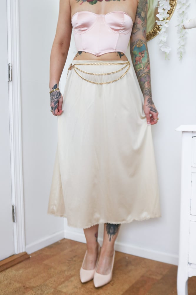 Image of Vintage 1960s Vanity Fair Antique White Half Slip (Small)