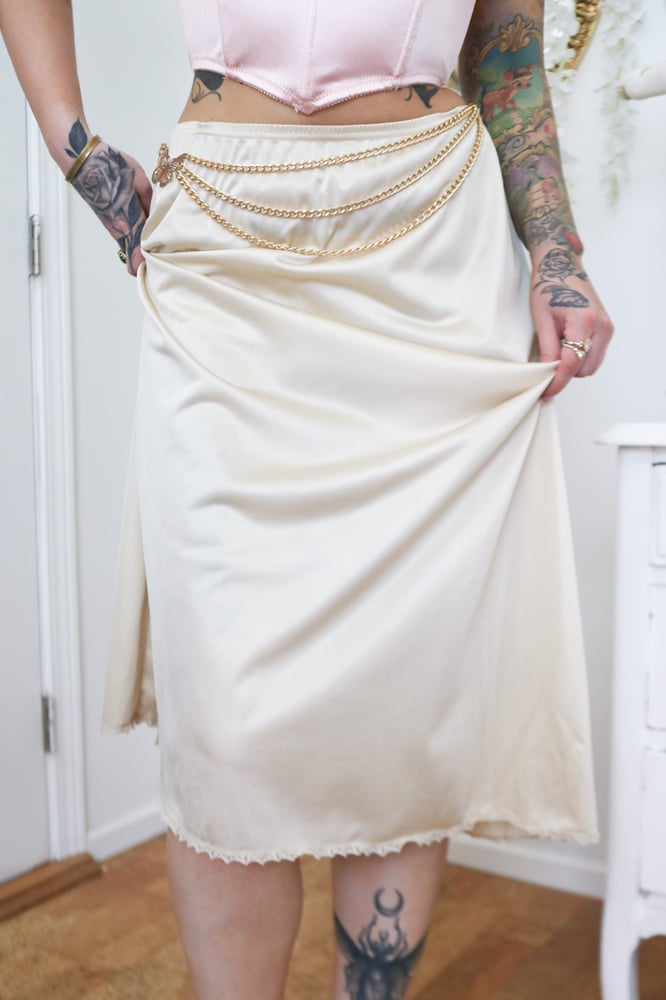 Image of Vintage 1960s Vanity Fair Antique White Half Slip (Small)