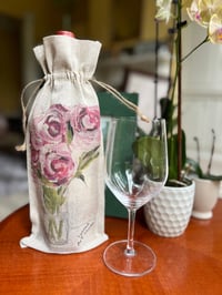 Roses in Vase Linen Wine Bag