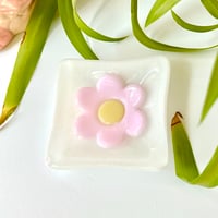 Image 1 of Petal Pusher-Small Single Daisy Dish