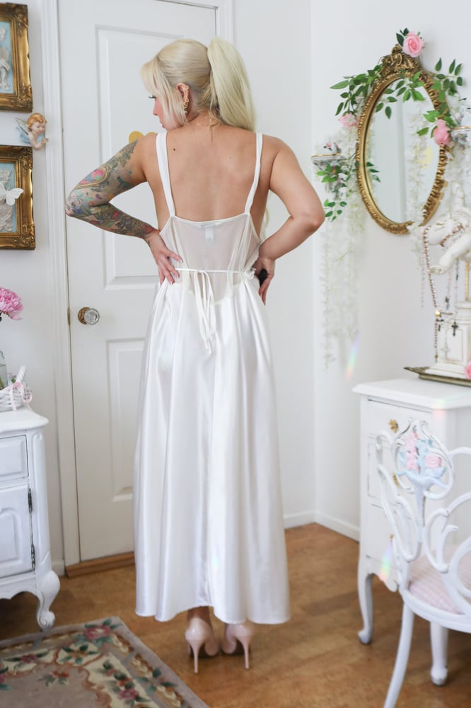 Image of Y2K Delicates Flowing White Bridal Nightgown (X-Large)