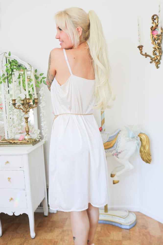 Image of Vintage 1980s Vassarette Full Slip With Lace Details (Large - 42)