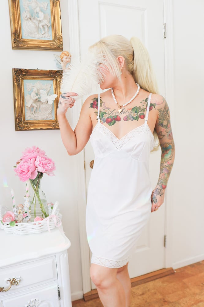Image of Vintage Late 1970s Cabernet White Full Slip with Floral Lace Detail (36 - Medium)