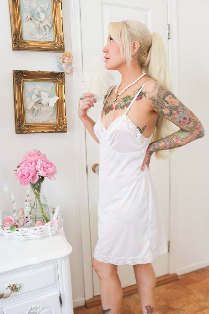 Image of Vintage Late 1970s Cabernet White Full Slip with Floral Lace Detail (36 - Medium)