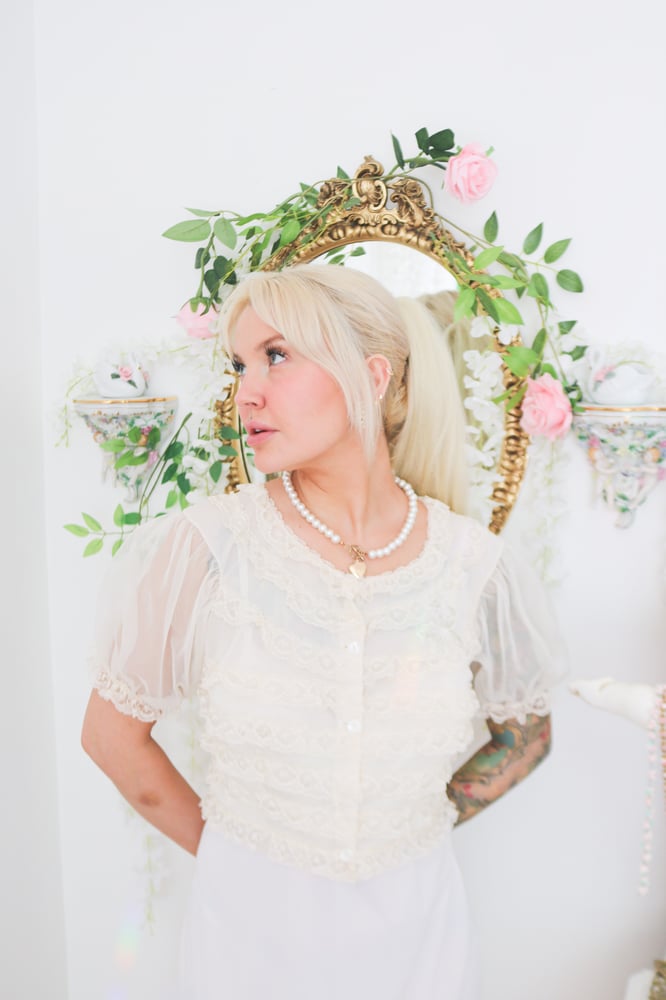 Image of Vintage 1950s D'signer by Formula Lace Bed Jacket (Small)
