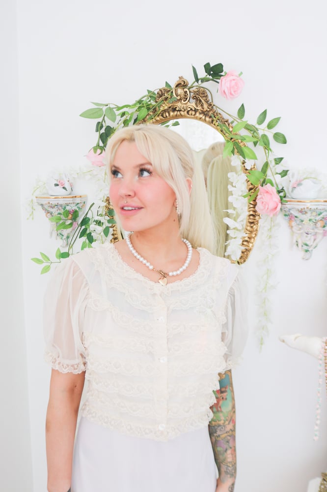 Image of Vintage 1950s D'signer by Formula Lace Bed Jacket (Small)