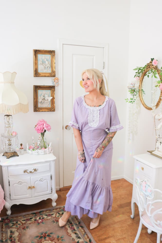 Image of STUNNING Vintage Authentic Handmade Lavender Prairie Dress (Large please see measurements)