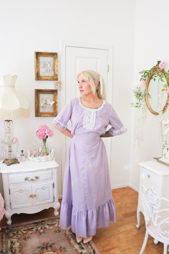 Image of STUNNING Vintage Authentic Handmade Lavender Prairie Dress (Large please see measurements)