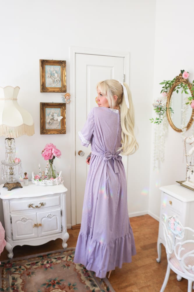 Image of STUNNING Vintage Authentic Handmade Lavender Prairie Dress (Large please see measurements)