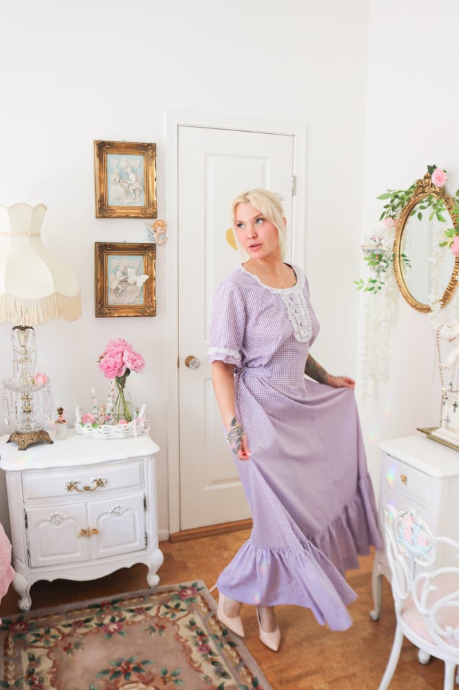 Image of STUNNING Vintage Authentic Handmade Lavender Prairie Dress (Large please see measurements)