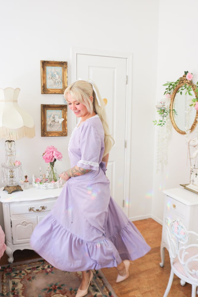 Image of STUNNING Vintage Authentic Handmade Lavender Prairie Dress (Large please see measurements)