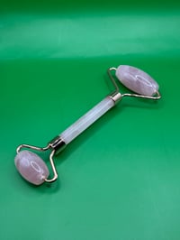 Image 1 of Jade Stone Beauty Roller (Glow Naturally)