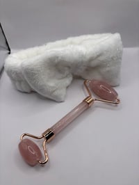 Image 2 of Jade Stone Beauty Roller (Glow Naturally)