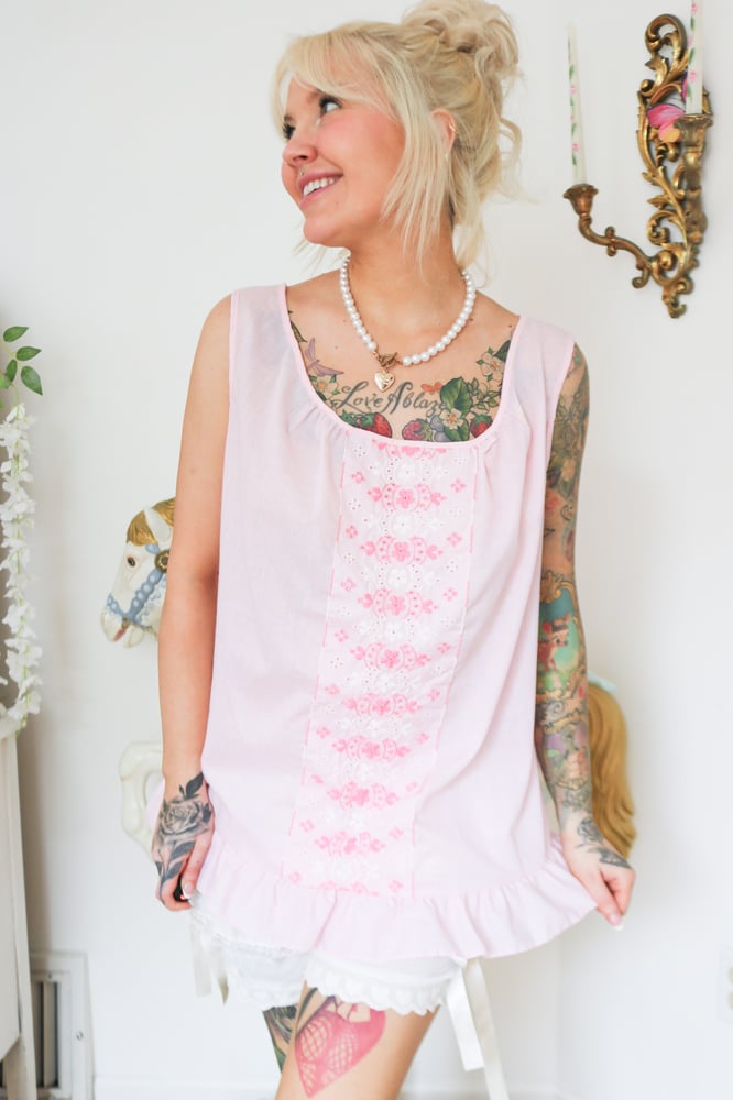 Image of  Vintage 1960s Movie Start Bubblegum Pink Sleep Shirt with Floral Embroidery (Medium)