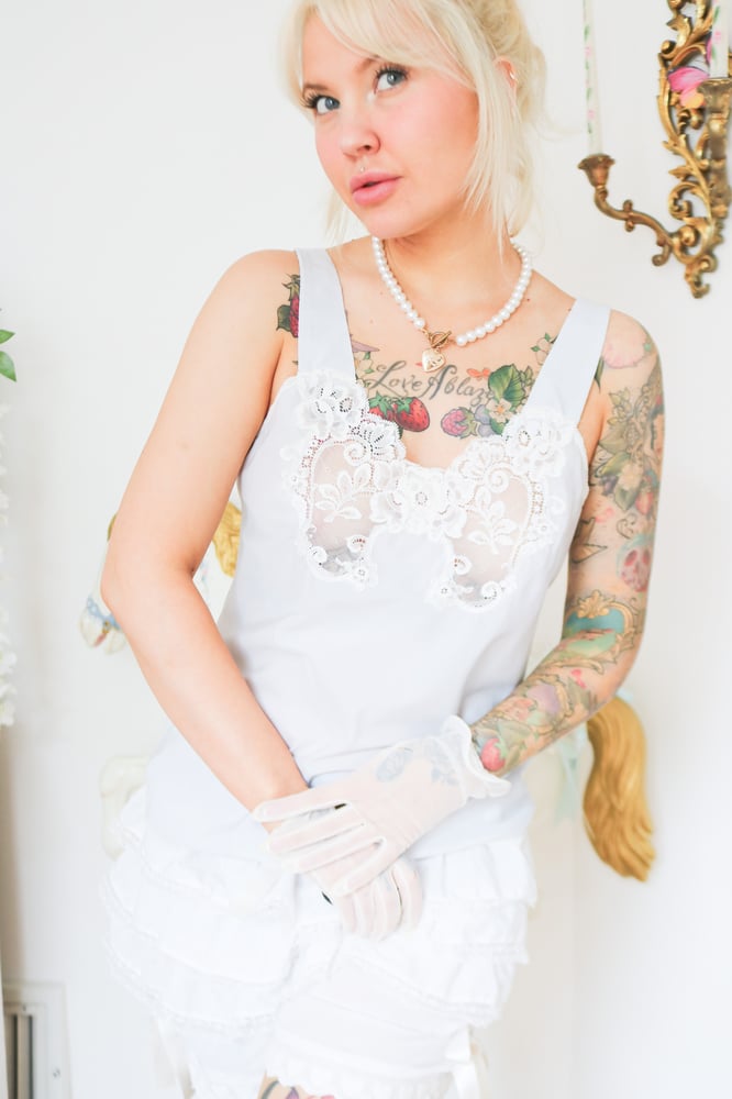 Image of Vintage Late 1970s Vanity Fair Pastel Blue Lingerie Top with Lace Details (Small - 34)