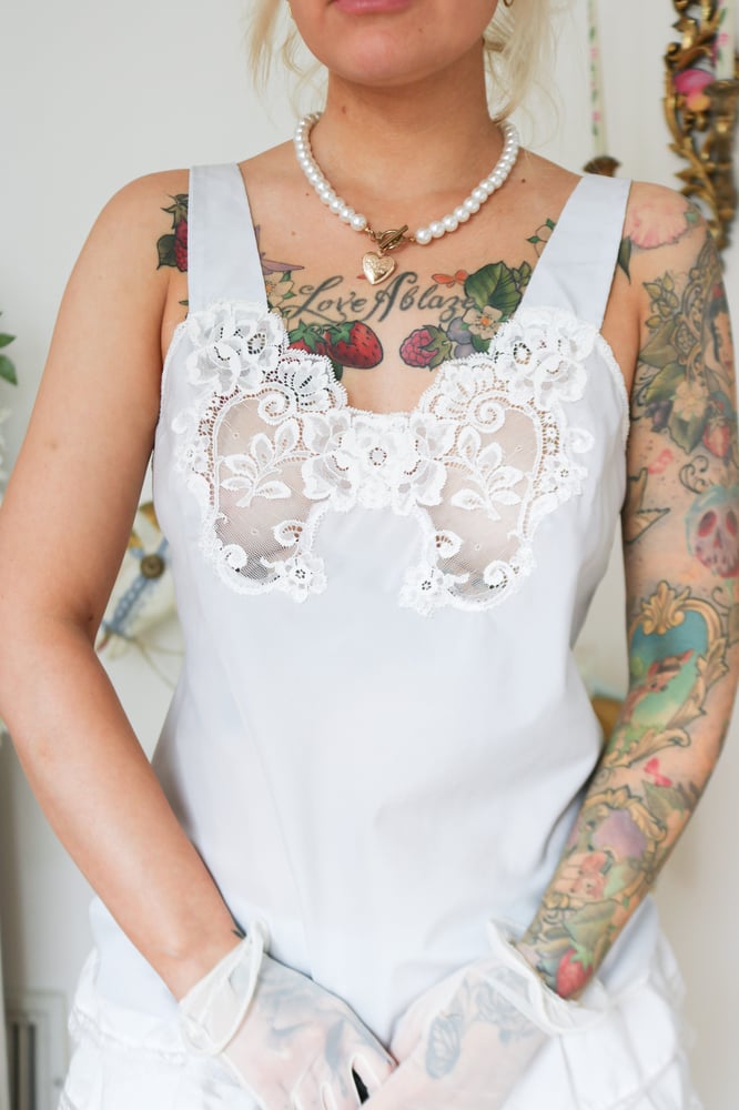 Image of Vintage Late 1970s Vanity Fair Pastel Blue Lingerie Top with Lace Details (Small - 34)
