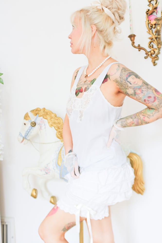 Image of Vintage Late 1970s Vanity Fair Pastel Blue Lingerie Top with Lace Details (Small - 34)