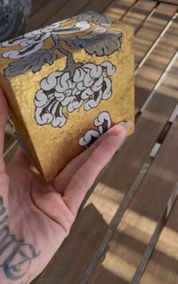 Image 5 of Chrysanthemum box