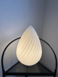 Image 2 of GRAN LÁMPARA DE MESA EGG DE MURANO XL, AÑOS 60