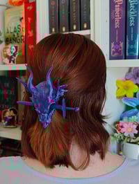 Image 3 of Horquilla dragón morado/azul iridiscente 