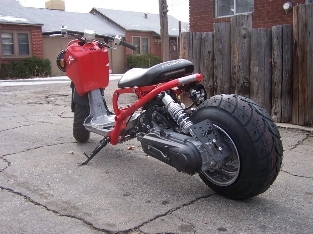 MOJO CUSTOMS: HONDA RUCKUS GET 49cc BOLT ON FATTY MOUNT (7 inch offset)