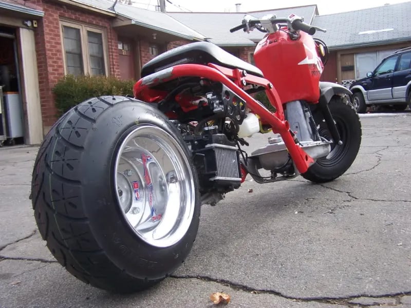MOJO CUSTOMS: HONDA RUCKUS GET 49cc BOLT ON FATTY MOUNT (8 inch offset)