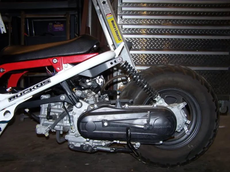 MOJO CUSTOMS: HONDA RUCKUS GET 49cc BOLT ON STRETCH MOUNT (STOCK OFFSET)