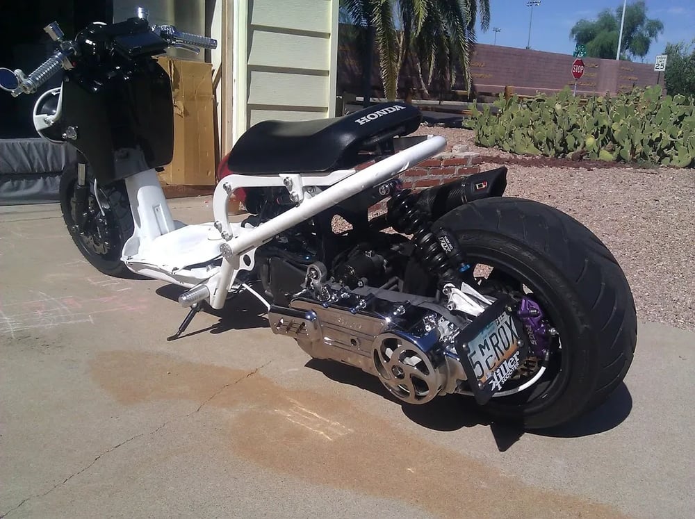 MOJO CUSTOMS: HONDA RUCKUS GY6 BOLT ON MOTOR MOUNT (7″ OFFSET)