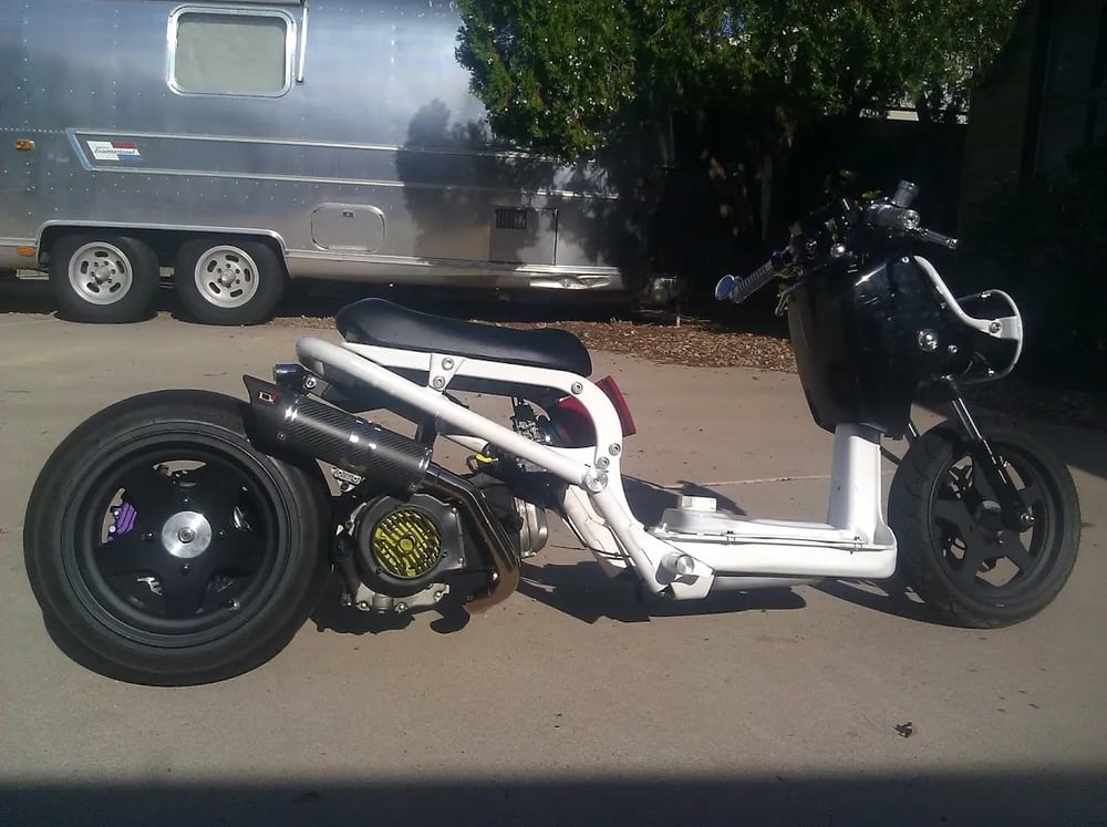 MOJO CUSTOMS: HONDA RUCKUS GY6 BOLT ON MOTOR MOUNT (7″ OFFSET)