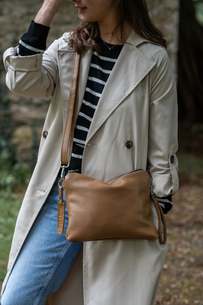 Sandstone: Classic Cross Body Bag 