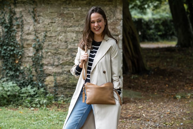 Sandstone: Classic Cross Body Bag 