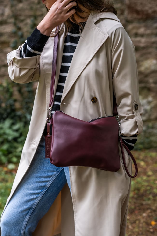 Burgundy: Classic Cross Body Bag 
